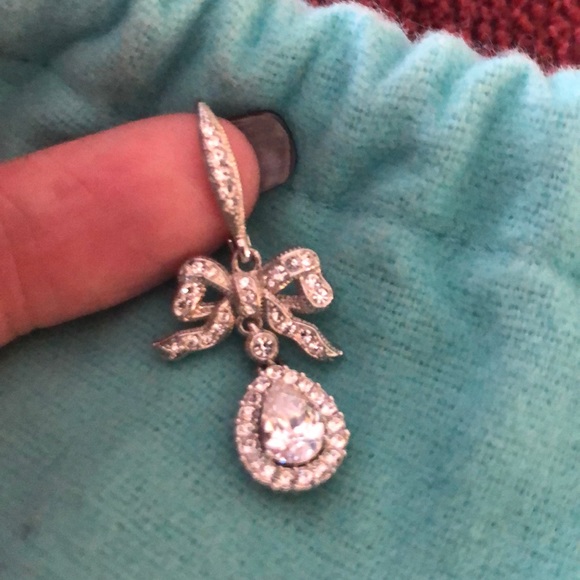 Gorgeous Earrings - Picture 3 of 3